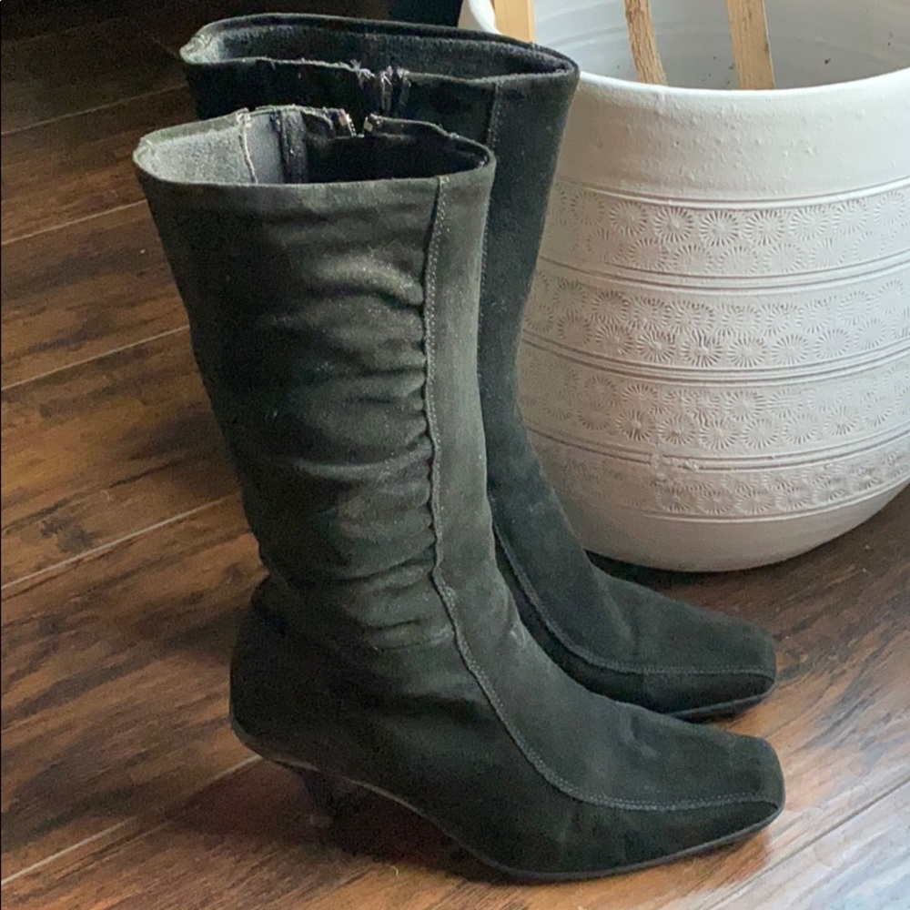 La Canadienne knee high boots in suede